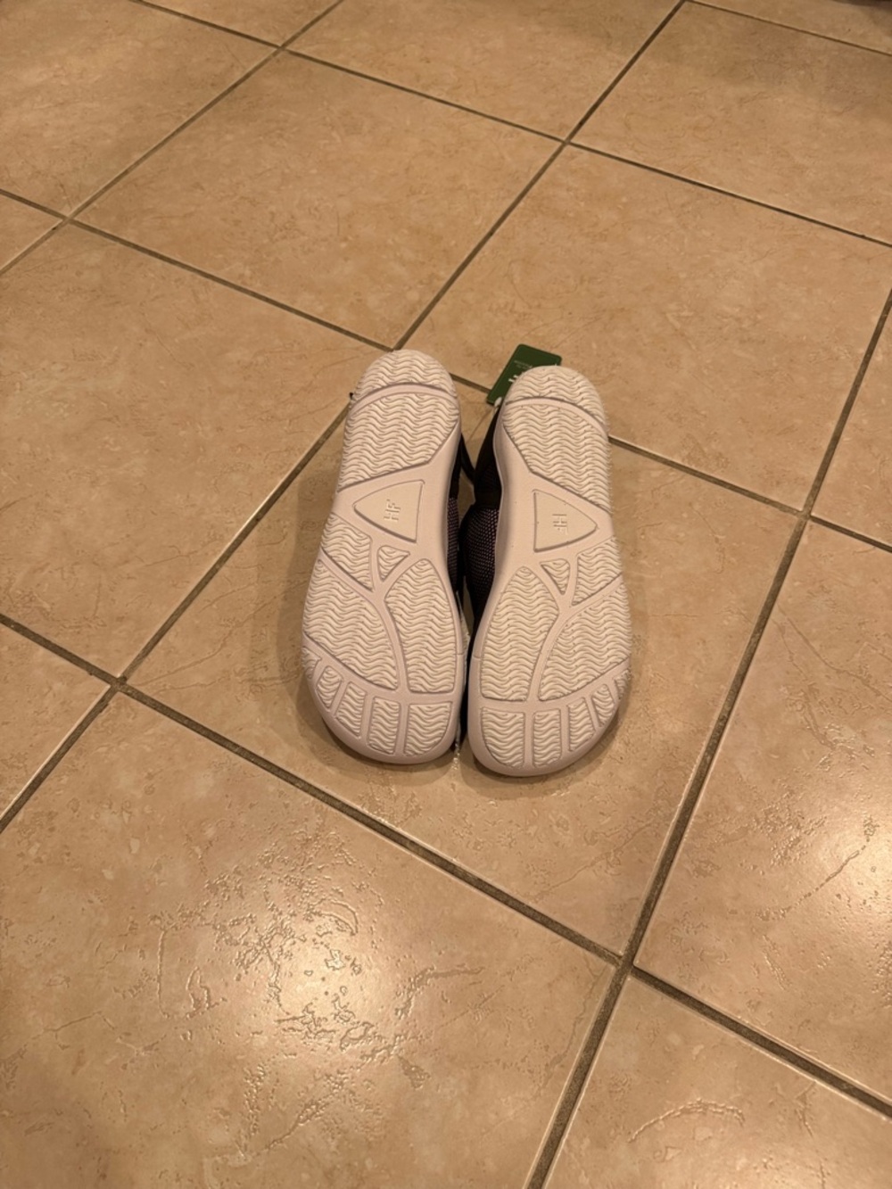 Maximum Comfort Hike Footwear - Picture 4 of 6